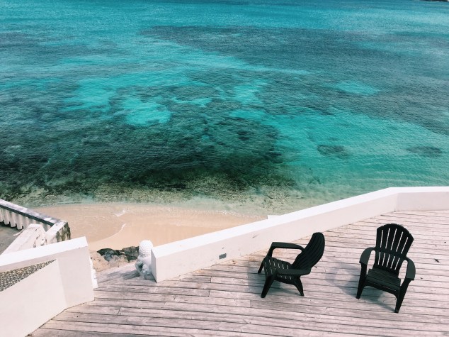 Beachfront condo in Nassau, Bahamas