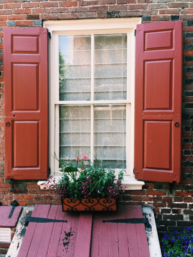 Red shutters in Elfreth's Alley, Philadelphia