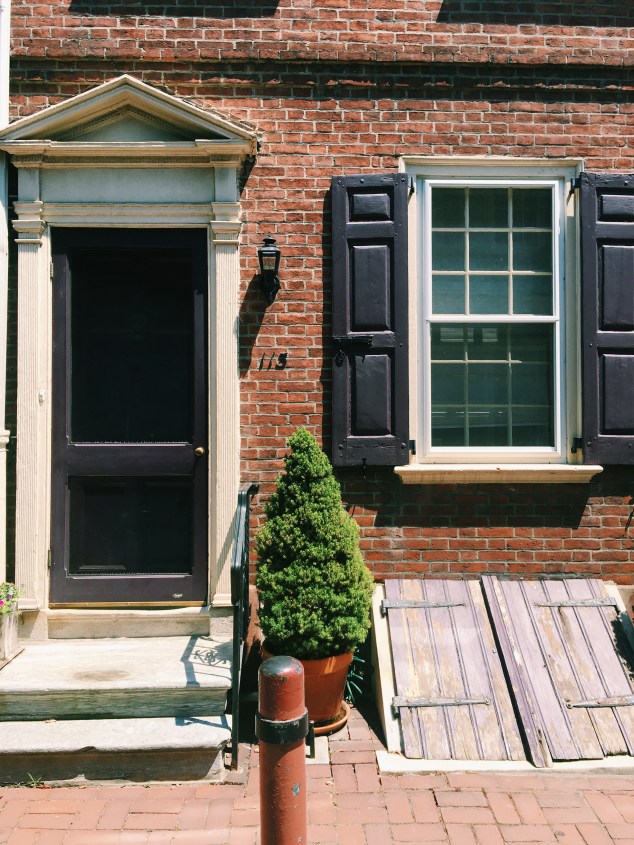 Purple shutters in Elfreth's Alley, Philadelphia